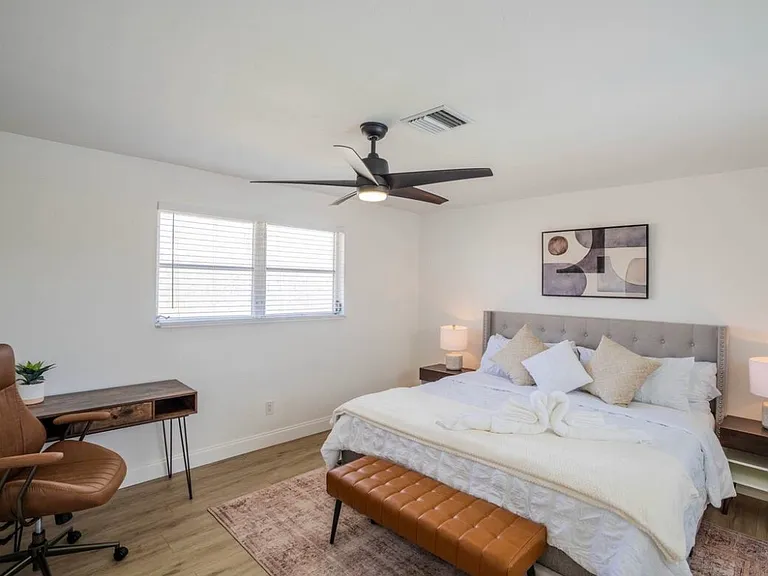 3649 SE 5th Ct — Photo 7
