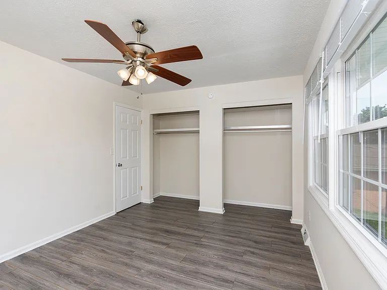 921 Dogwood Cir — Photo 14