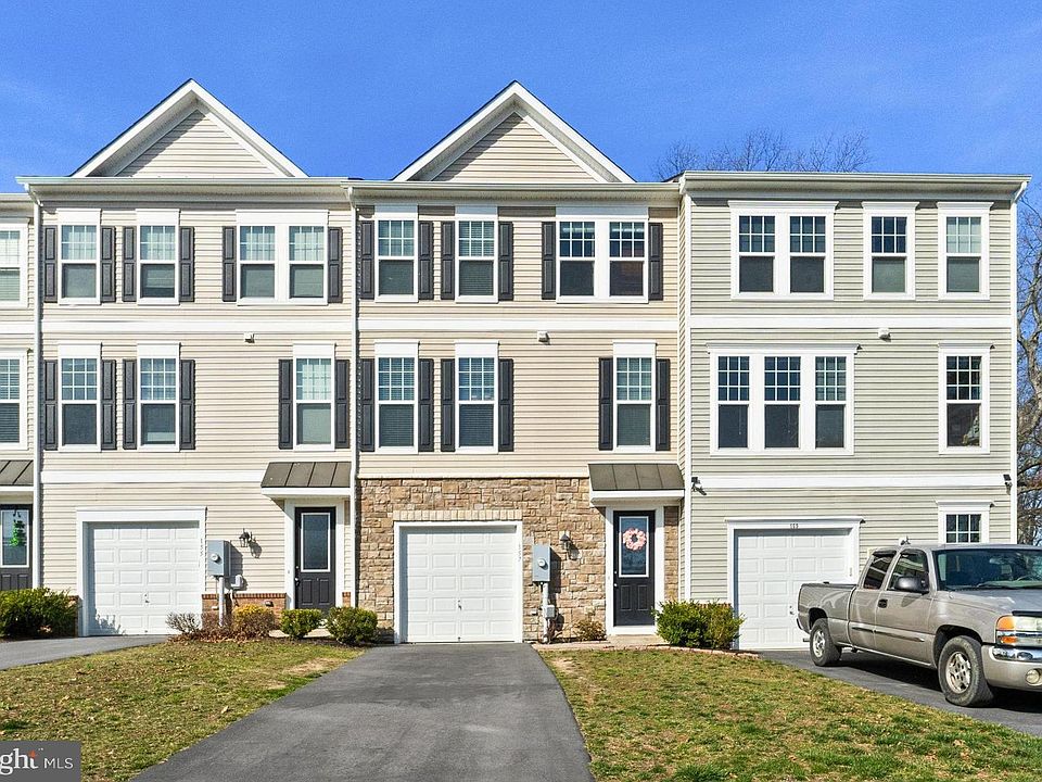 1st image of 157 Biscane Ct