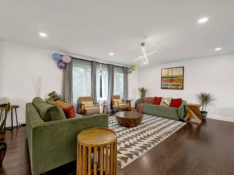 1135 Crestwood Dr — Photo 18