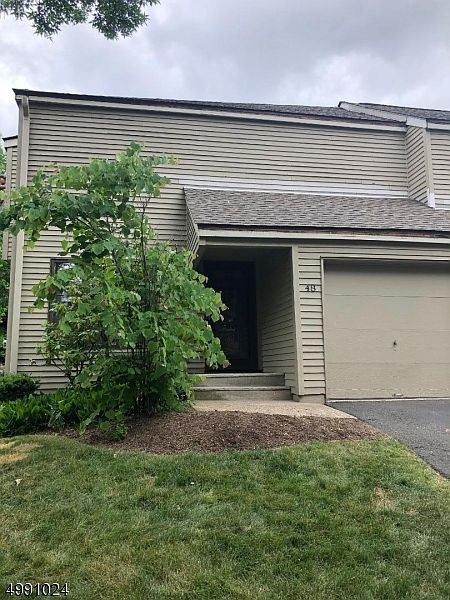 1st image of 48 Stonegate Dr