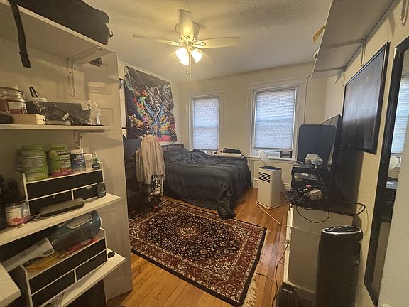 2nd image of 35 Queensberry St #16