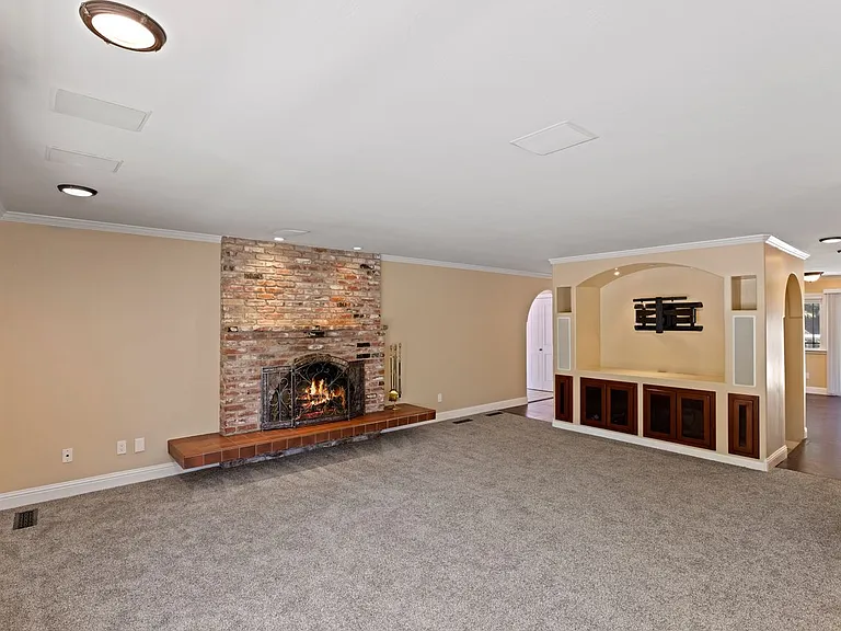 8 Shepherds Pl — Photo 9