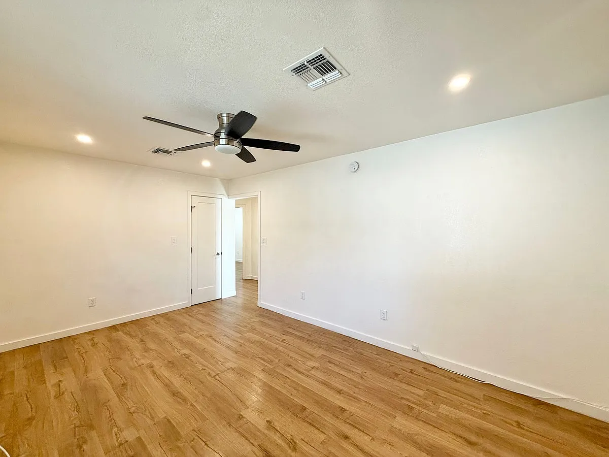 2 bed, 1.0 bath, 800 sqft, $1,499 — Photo 2