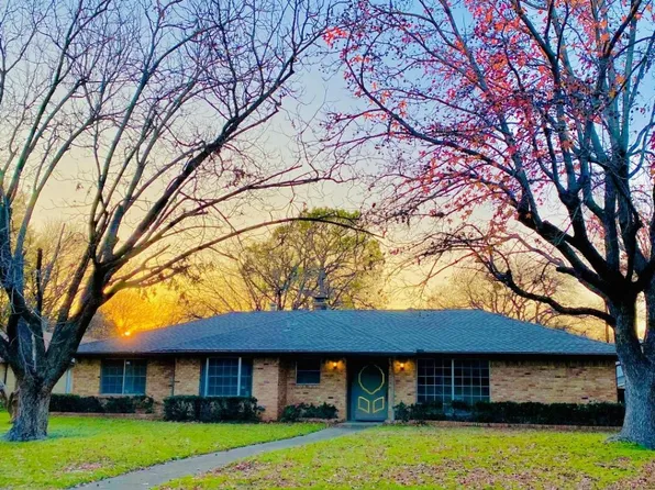 1709 Surrey Cir, Grand Prairie, TX 75050