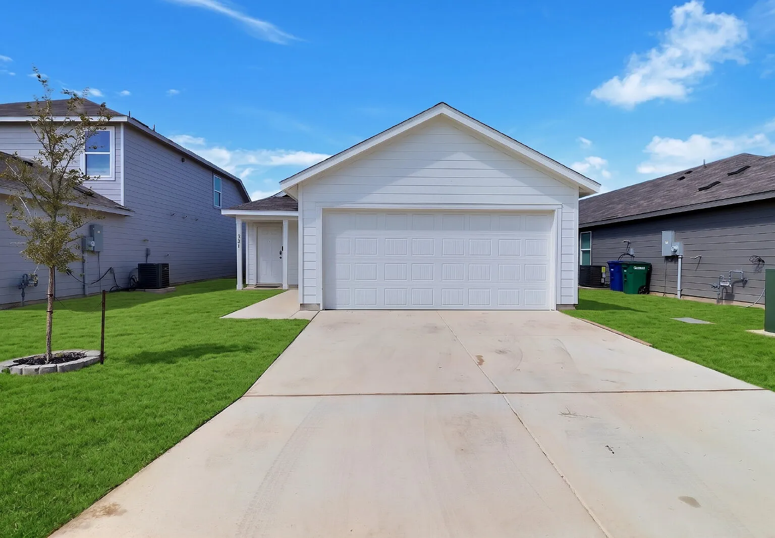 3 bed, 2.0 bath, 1276 sqft, $1,600 — Photo 2