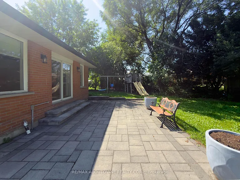 2130 Greenhurst Ave #UPPER — Photo 5