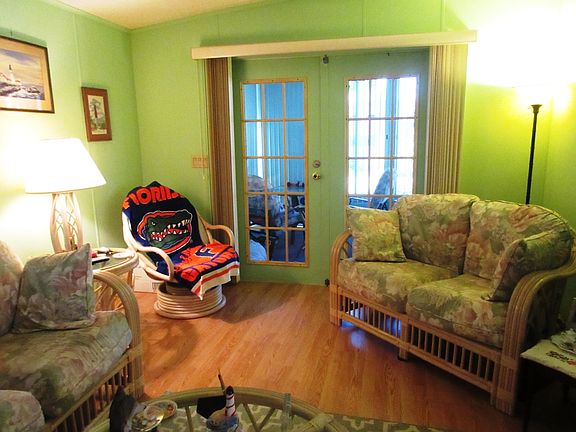3rd image of 1139 SE Oakgrove Ter