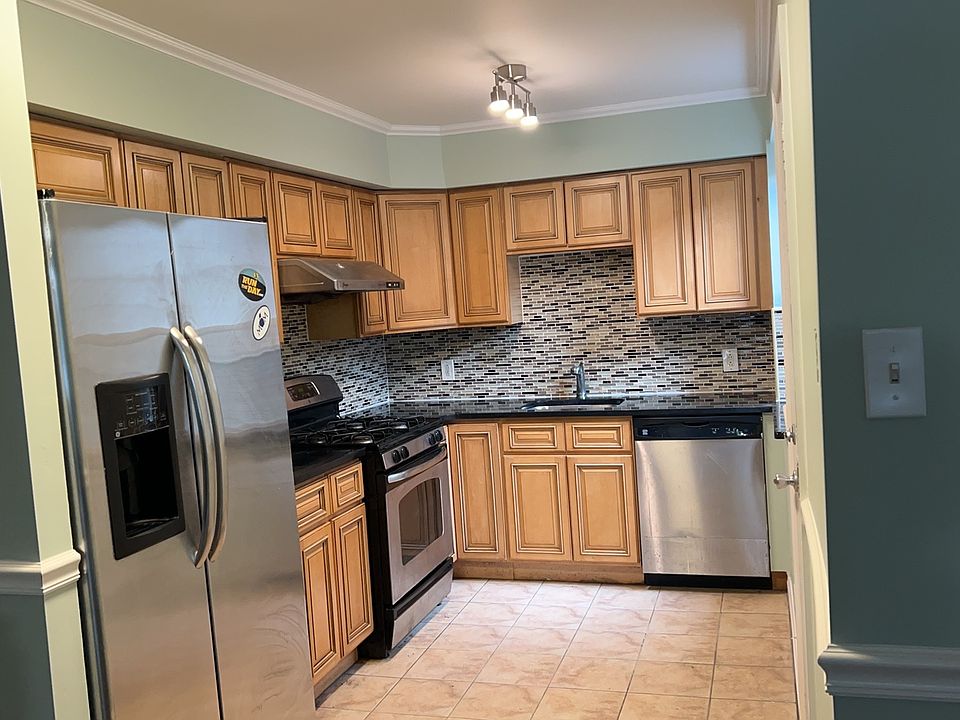 1st image of 1627 Francis St #3B