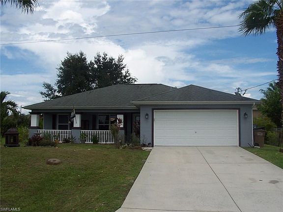 3rd image of 2837 NE 2nd Pl