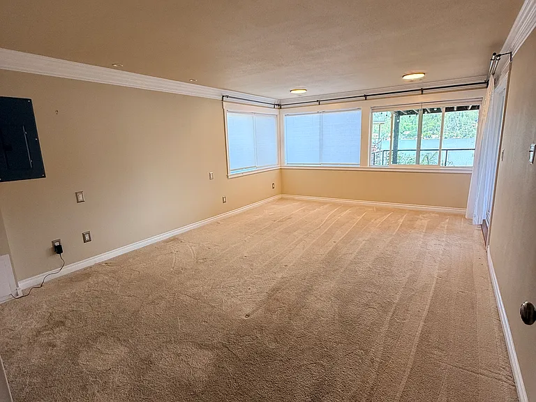 2524 W Lake Sammamish Pkwy NE — Photo 13