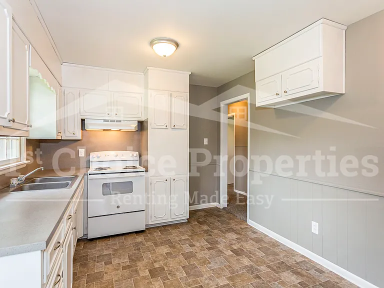 3355 Crescent Dr — Photo 12