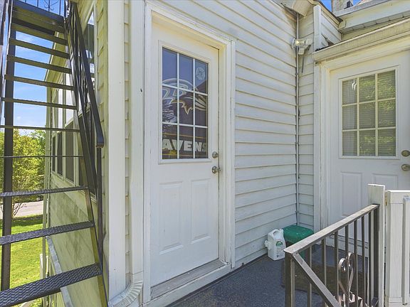 3rd image of 1800 Edmondson Ave #2E