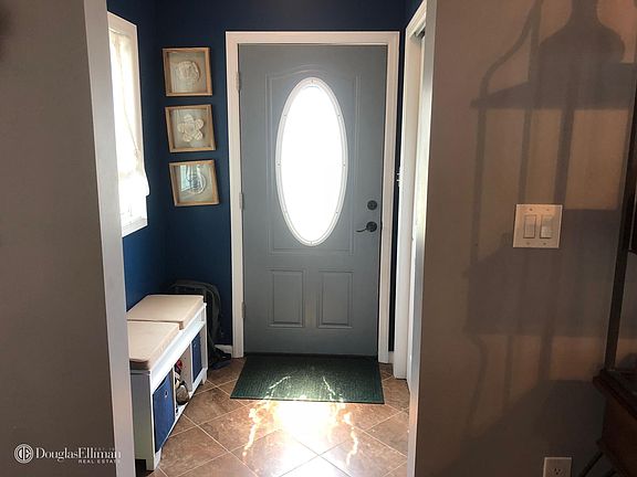 2nd image of 13 Leaf Ln