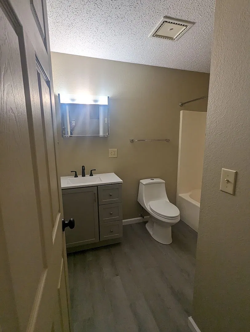 Briarwood Apartments — Photo 2