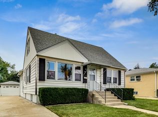 1878 Pine St, Des Plaines, IL 60018