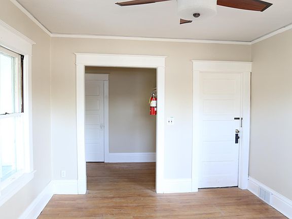 5th image of 159 6th Ave S