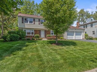 811 Essington Ln, Buffalo Grove, IL