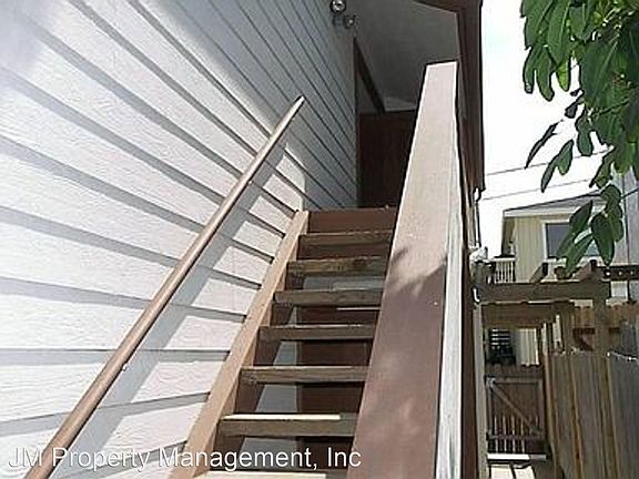 2nd image of 1959 Oliver Ave #3