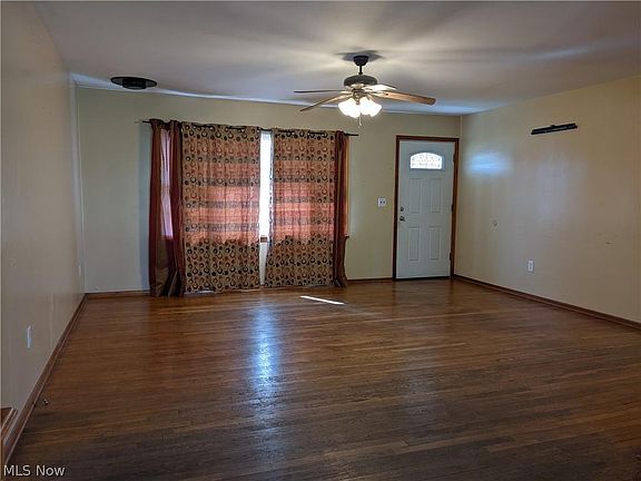 5th image of 3020 Spencer Cir E