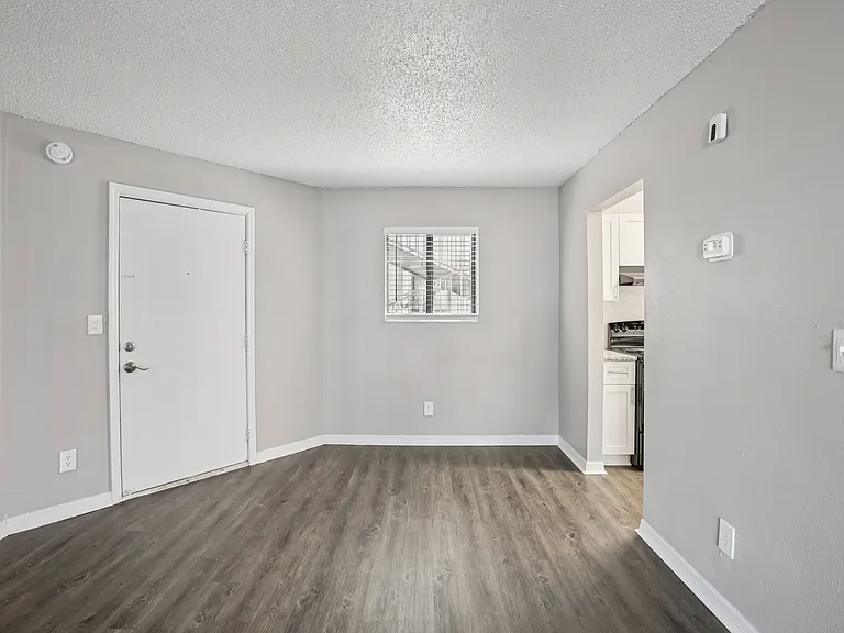 Meridian Luxury Condominiums — Photo 27