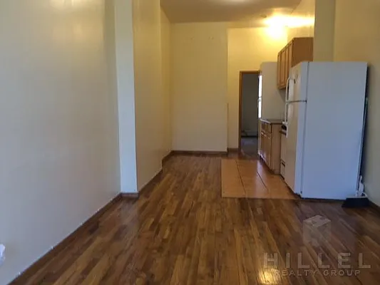 Rented by Hillel Realty Group | media 7