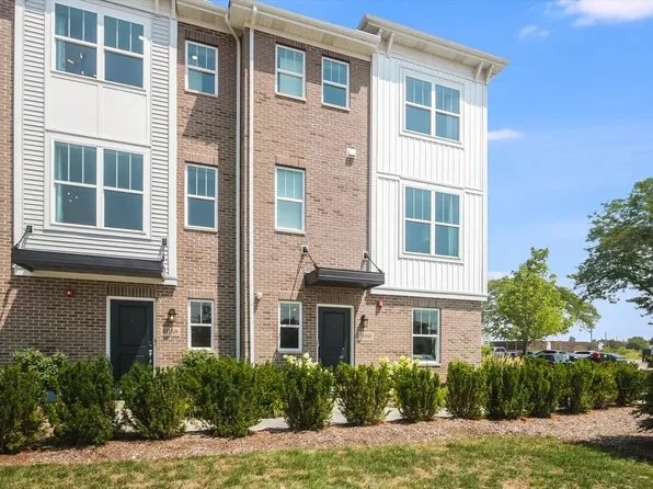 1060 E Oakton St #Pusslf, Des Plaines, IL 60018