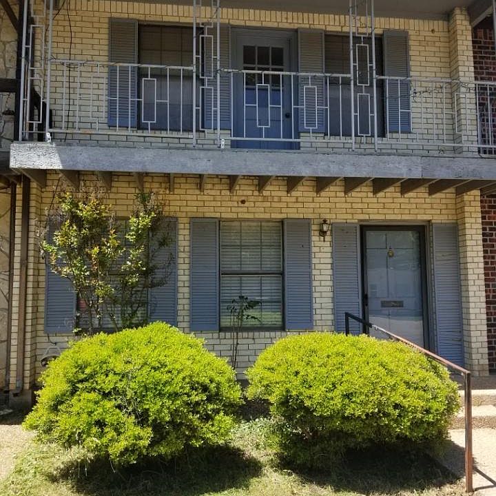 1st image of 305 E McNeill St