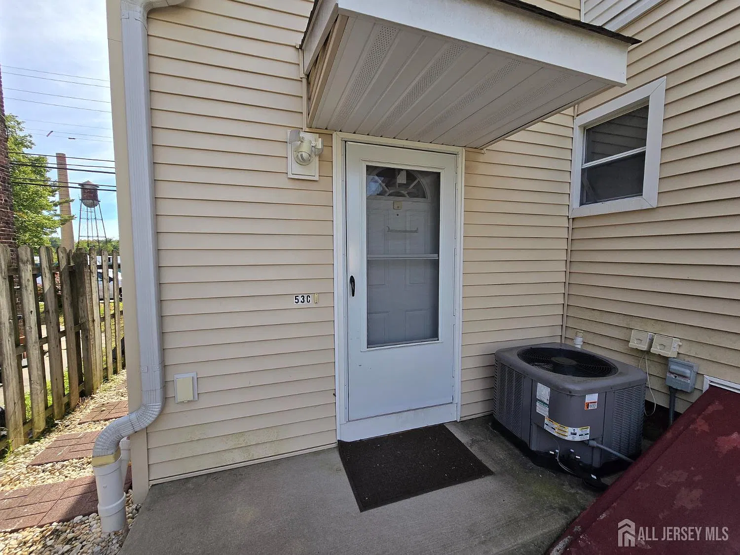 2 bed, 1.0 bath, $2,300 — Photo 4