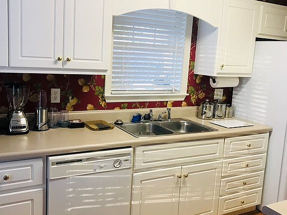 4th image of 151 Saint Kitts Ct