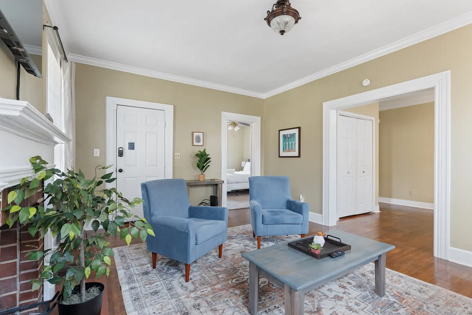 4 bed, 2.0 bath, 1797 sqft, $3,312 — Photo 2