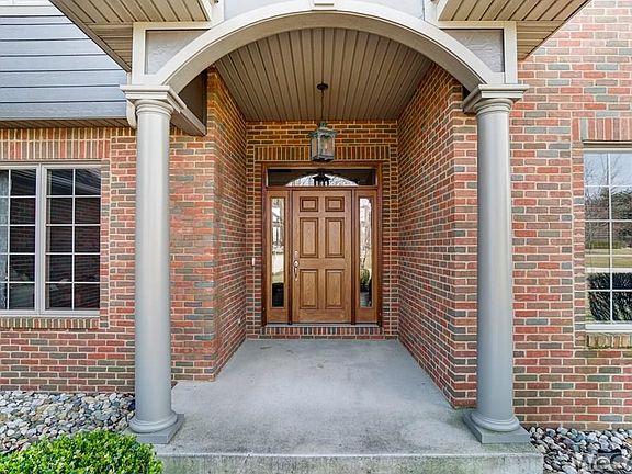 5th image of 2907 Stoneybrook Dr