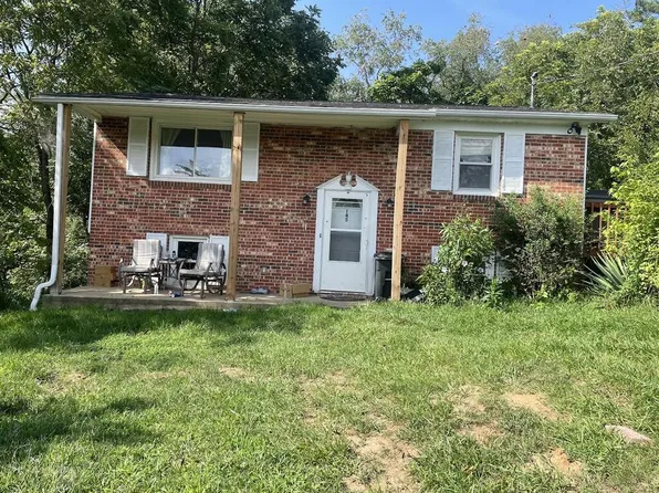 145 Calloway St, Galax, VA 24333