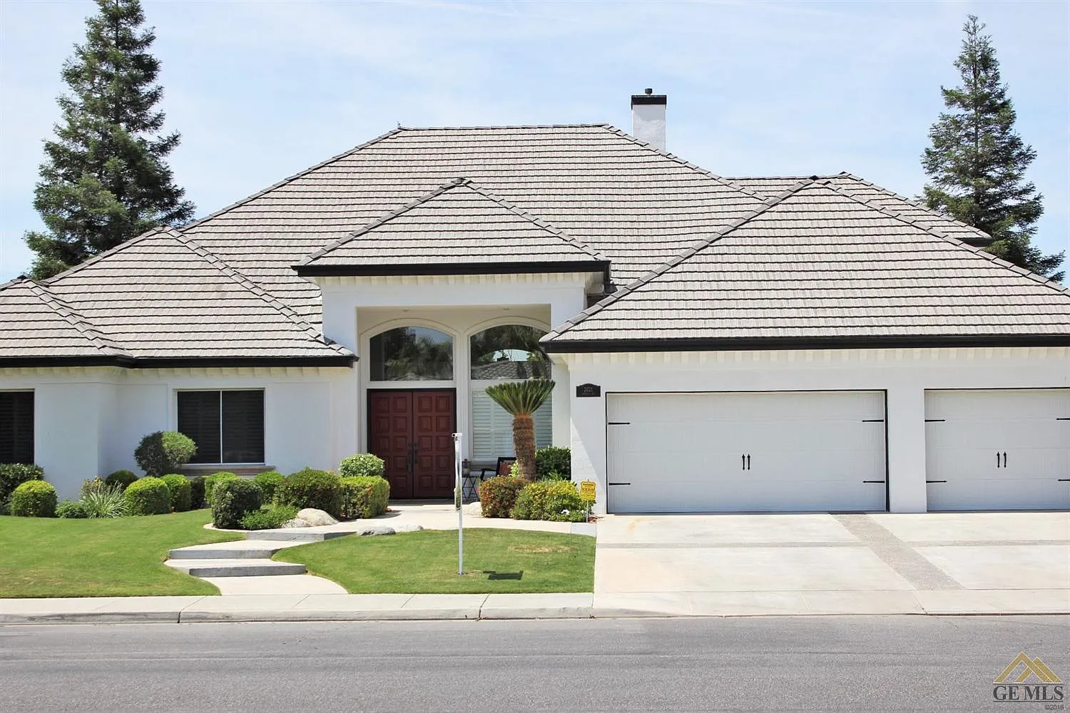 2021 Norwich Way photo 1