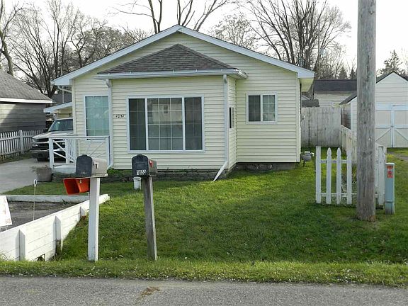 4th image of 1051 W McLean Ave