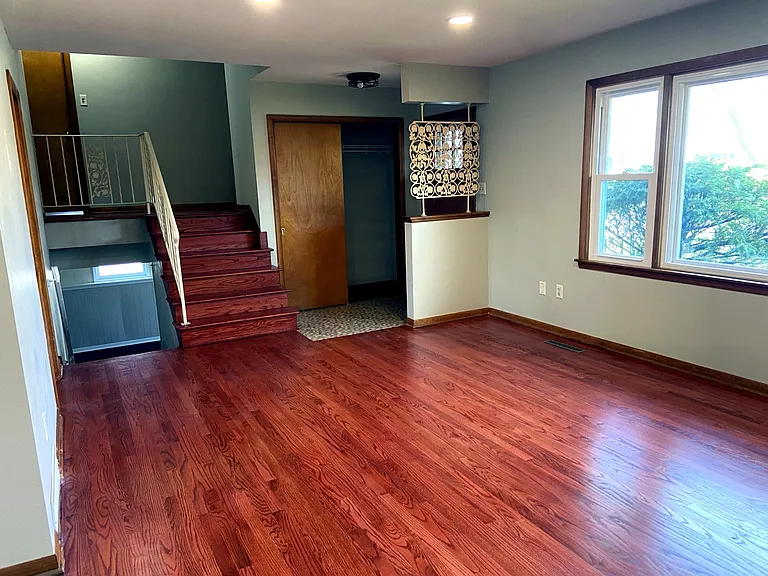 254 Sycamore Ln — Photo 2