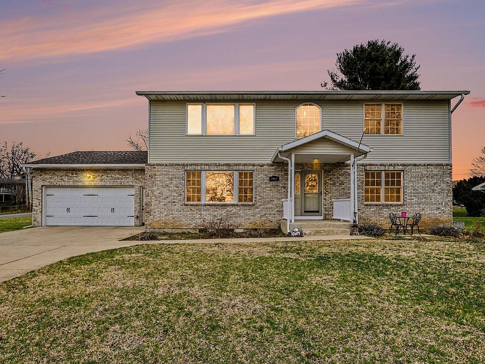 1st image of 2461 Riverbend Dr
