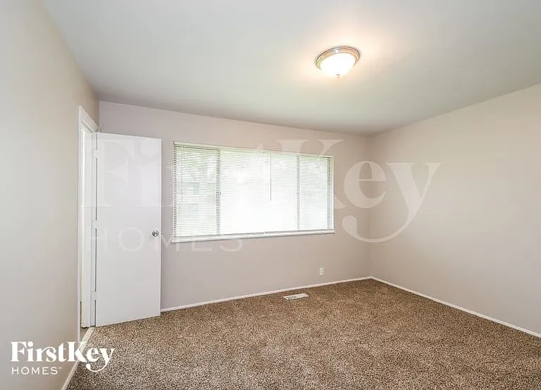 1520 Ascot Ter — Photo 9