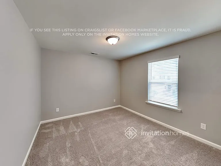 136 Webster Cir — Photo 15