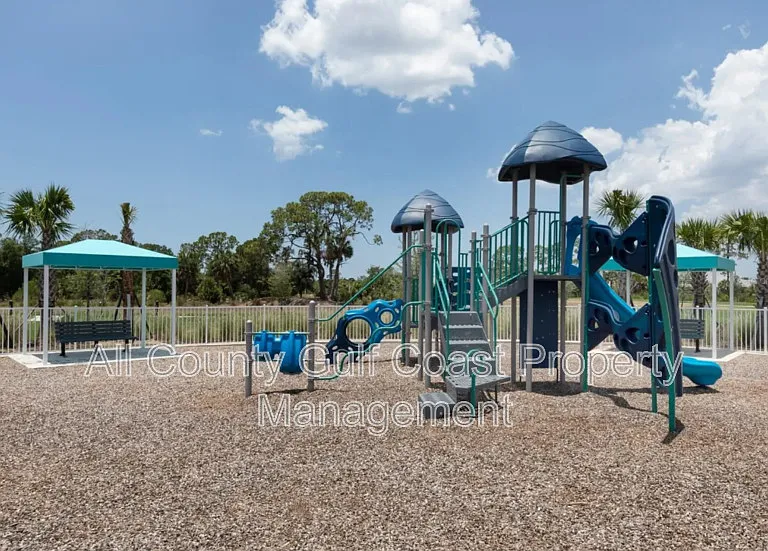 10194 Canaveral Cir — Photo 27