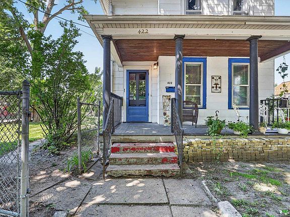 5th image of 422 S Washington St