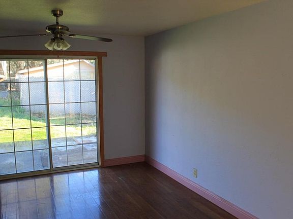 3rd image of 4465 Pensacola St