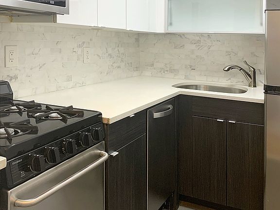 4th image of 145 E 27th St APT 10M