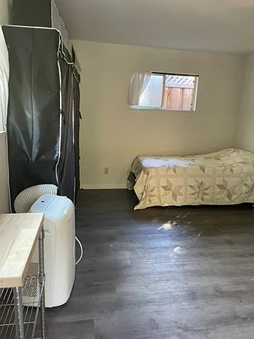 Studio, 210 sqft, $1,700 — Photo 4