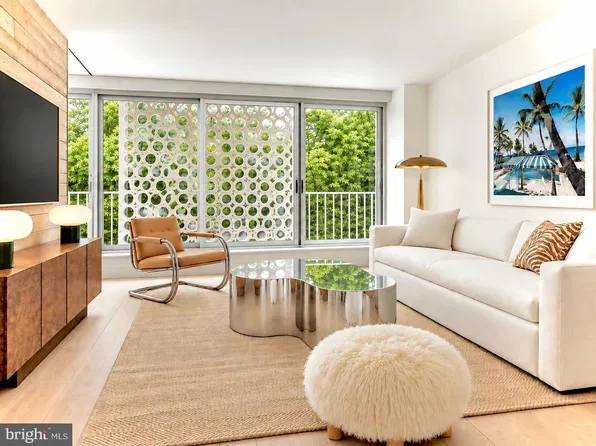 800 4th St SW APT S205, Washington, DC 20024