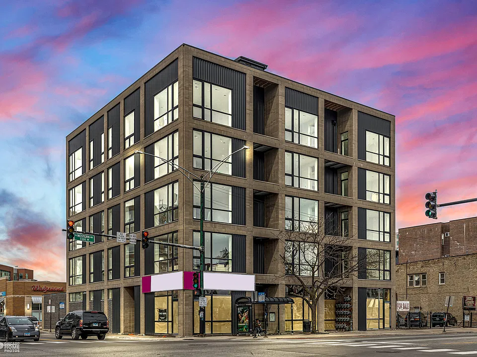 2406 W Armitage Ave #205