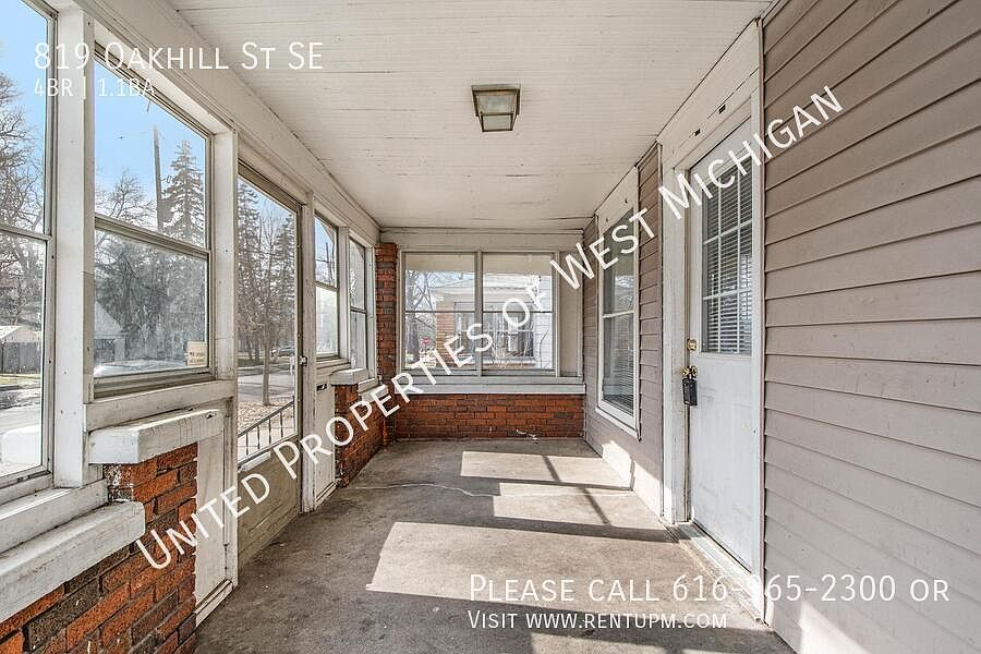 1st image of 819 Oakhill St SE