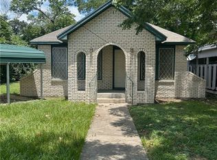 404 W Brackenridge St, Edna, TX 77957