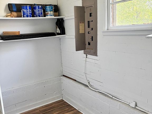 5th image of 1019 Stevens Ave NE