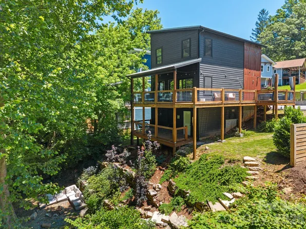 158 Simcoe St, Asheville, NC 28806